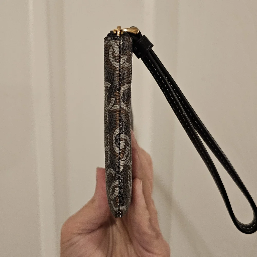 Coach NWOT Patterned Logo Wristlet